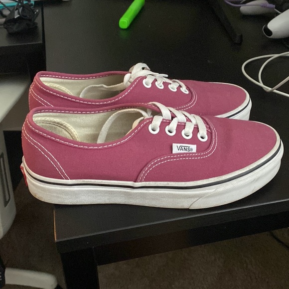 Vans - Picture 2 of 4